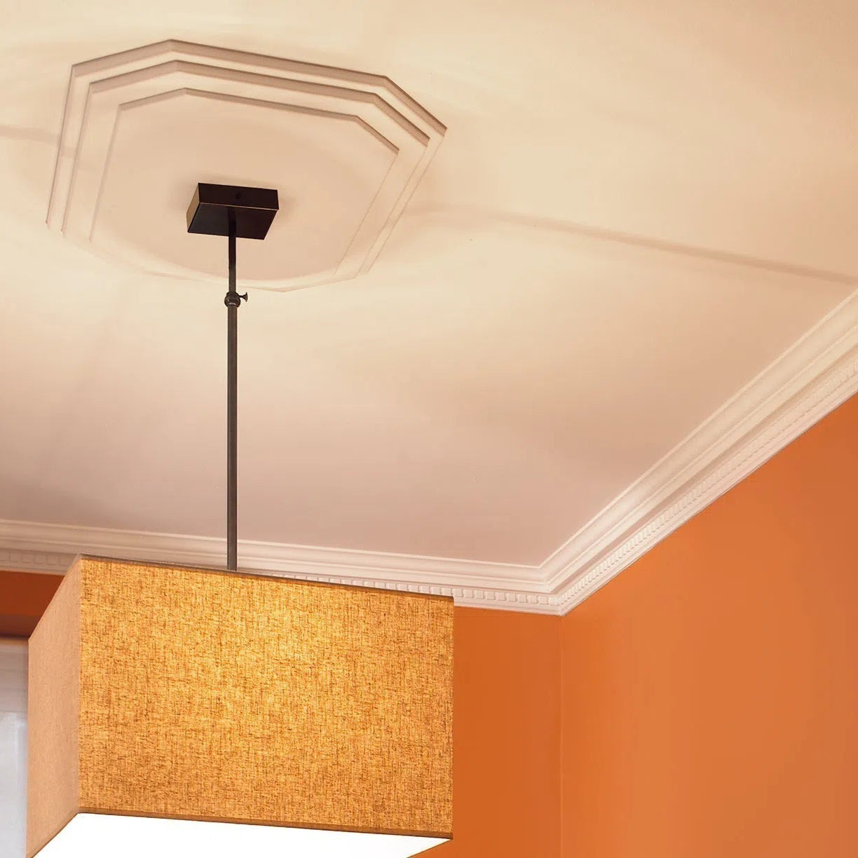 DANA Z70 ARSTYL® 2.44M NMC Ceiling Coving in a stylish interior | DecorMania UK
